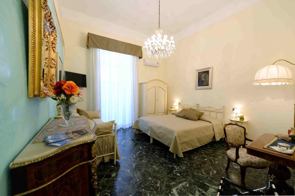 Residenza Via Dei Mille Couette-café Naples